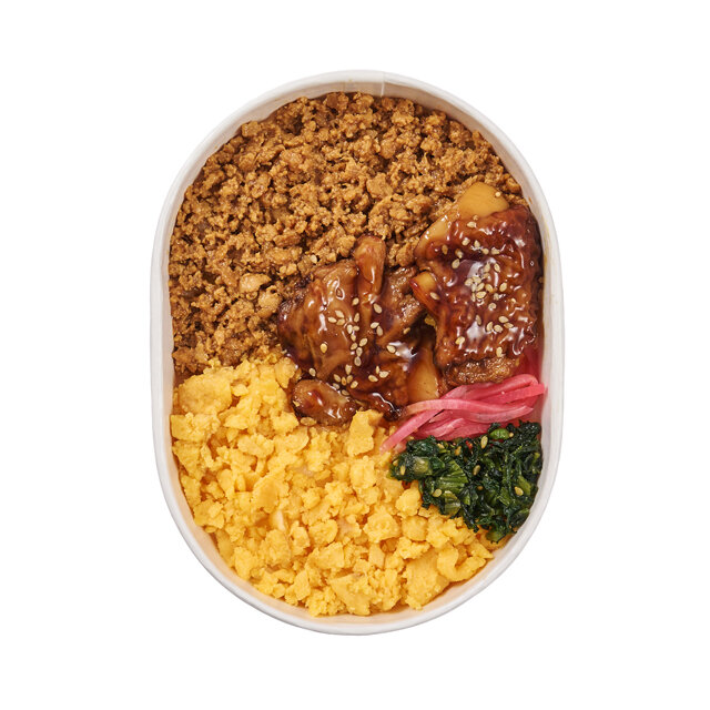 二色そぼろと鶏照焼弁当