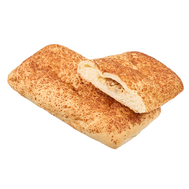 はかた地どりとキャベツのパン（柚子胡椒風味）