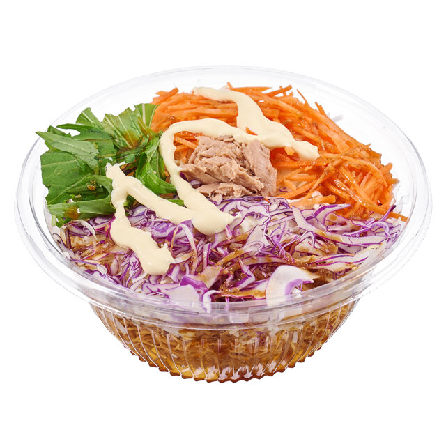 1食分の野菜が摂れる！パリパリ麺のサラダ