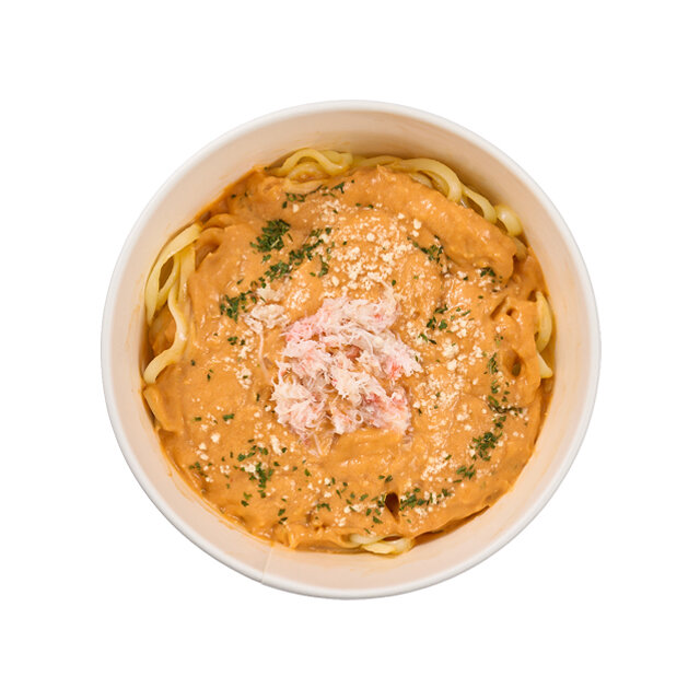 紅ずわい蟹を使ったトマトクリーム生パスタ