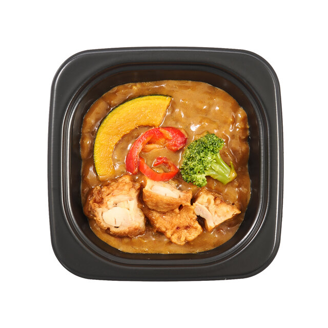 鶏唐揚げと彩り野菜のカレー