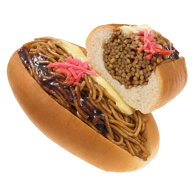 増量　濃厚ソースの焼きそばパン