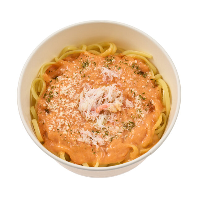 紅ずわい蟹を使ったトマトクリーム生パスタ