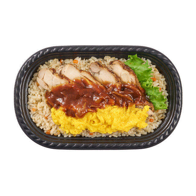 たいめいけん監修　ガーリックチキン＆ペッパーピラフ～特製デミソース～