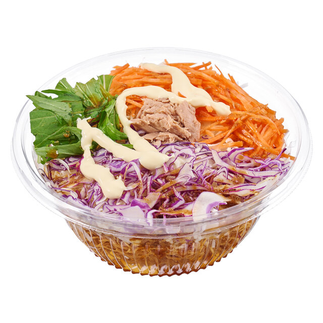 1食分の野菜が摂れる！パリパリ麺のサラダ