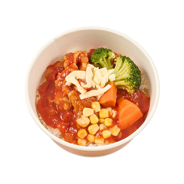 1/2日分の緑黄色野菜！チーズトマトチキン丼 | NewDays エキナカポータル