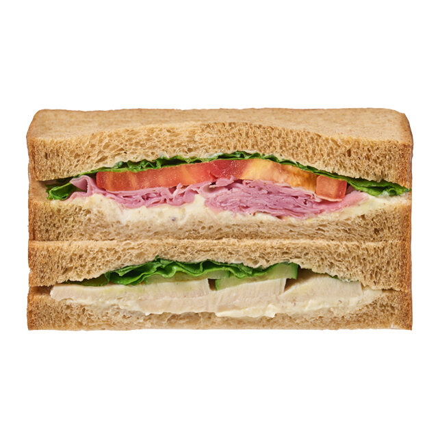 カフェサンド　低温調理チキン＆ハム(淡路島産玉ねぎのオニオンソテー使用)