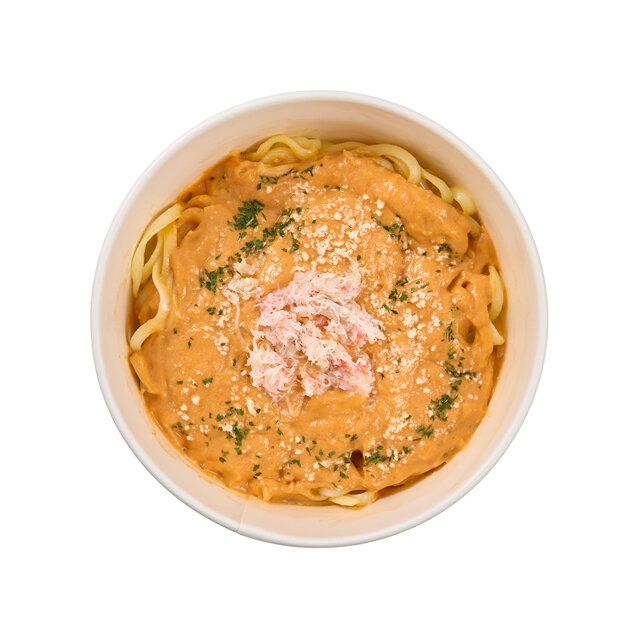 紅ずわい蟹を使ったトマトクリーム生パスタ