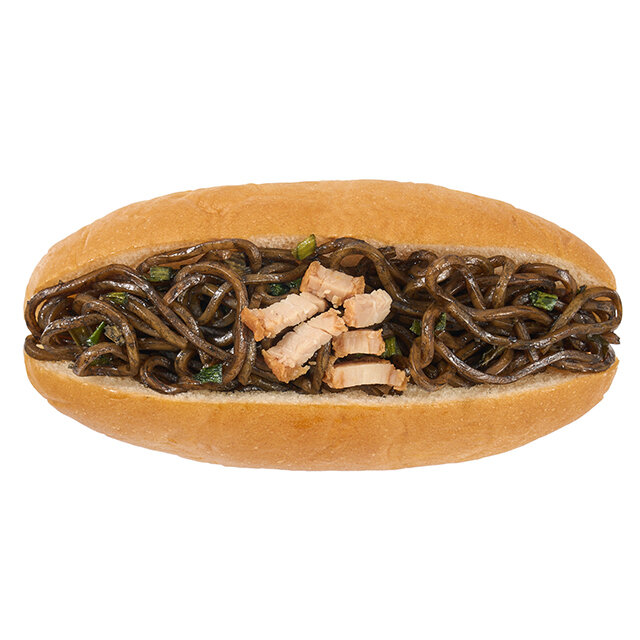 富山ブラックラーメン風ドッグ