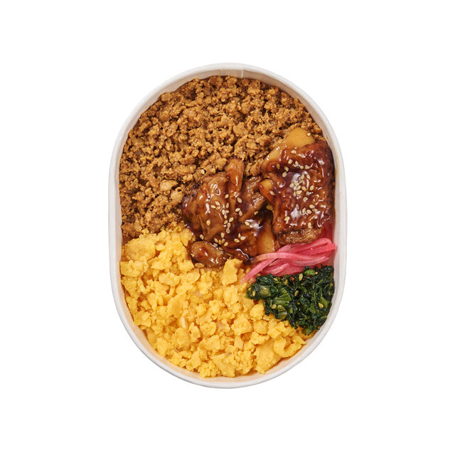 二色そぼろと鶏照焼弁当